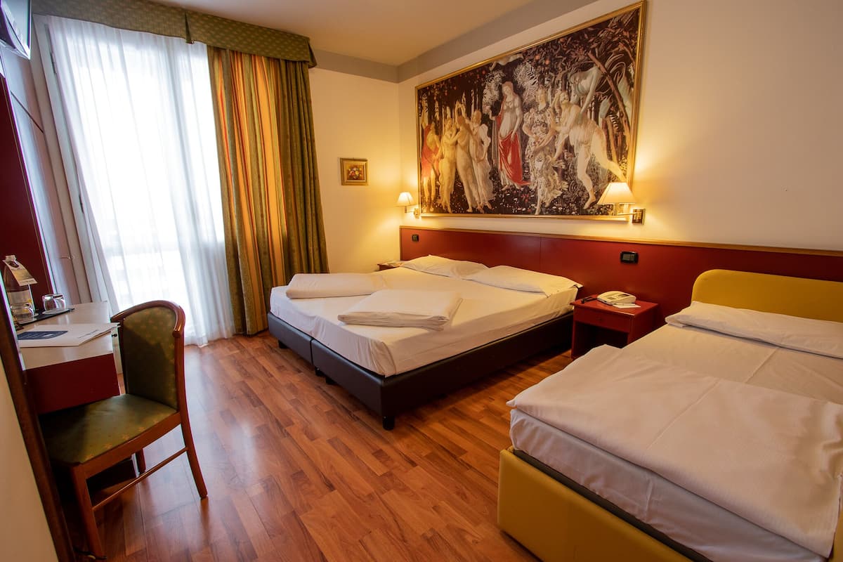 1 bedroom, premium bedding, down duvets, minibar