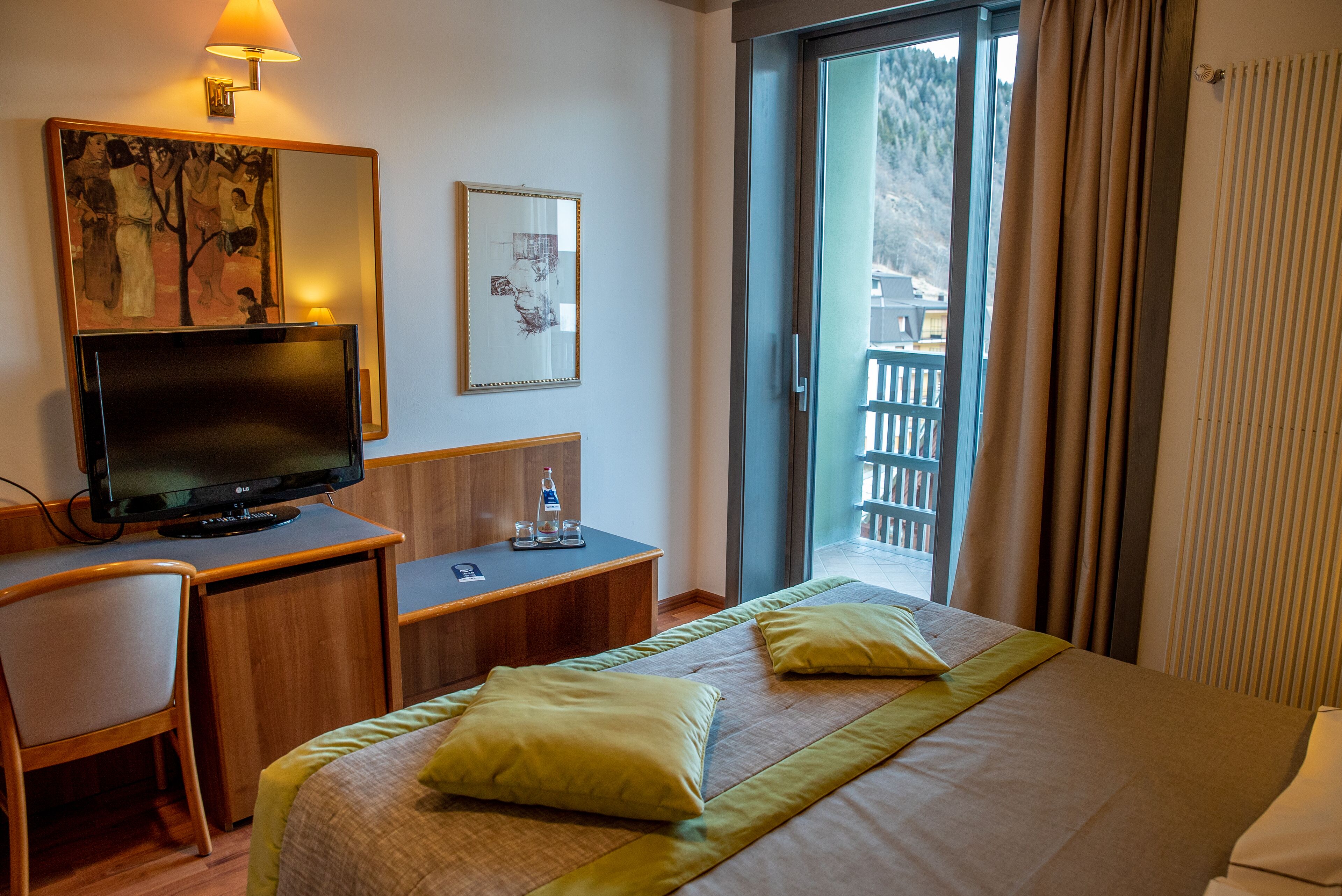 classic double or twin room | 1 bedroom, premium bedding, down duvets, minibar