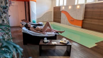 Sauna, hot tub, Turkish bath/hammam, body treatments