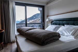 1 quarto, roupas de cama premium, edredons de pluma, frigobar