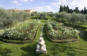 Garden view - Sovana Hotel & Resort (Sorano)