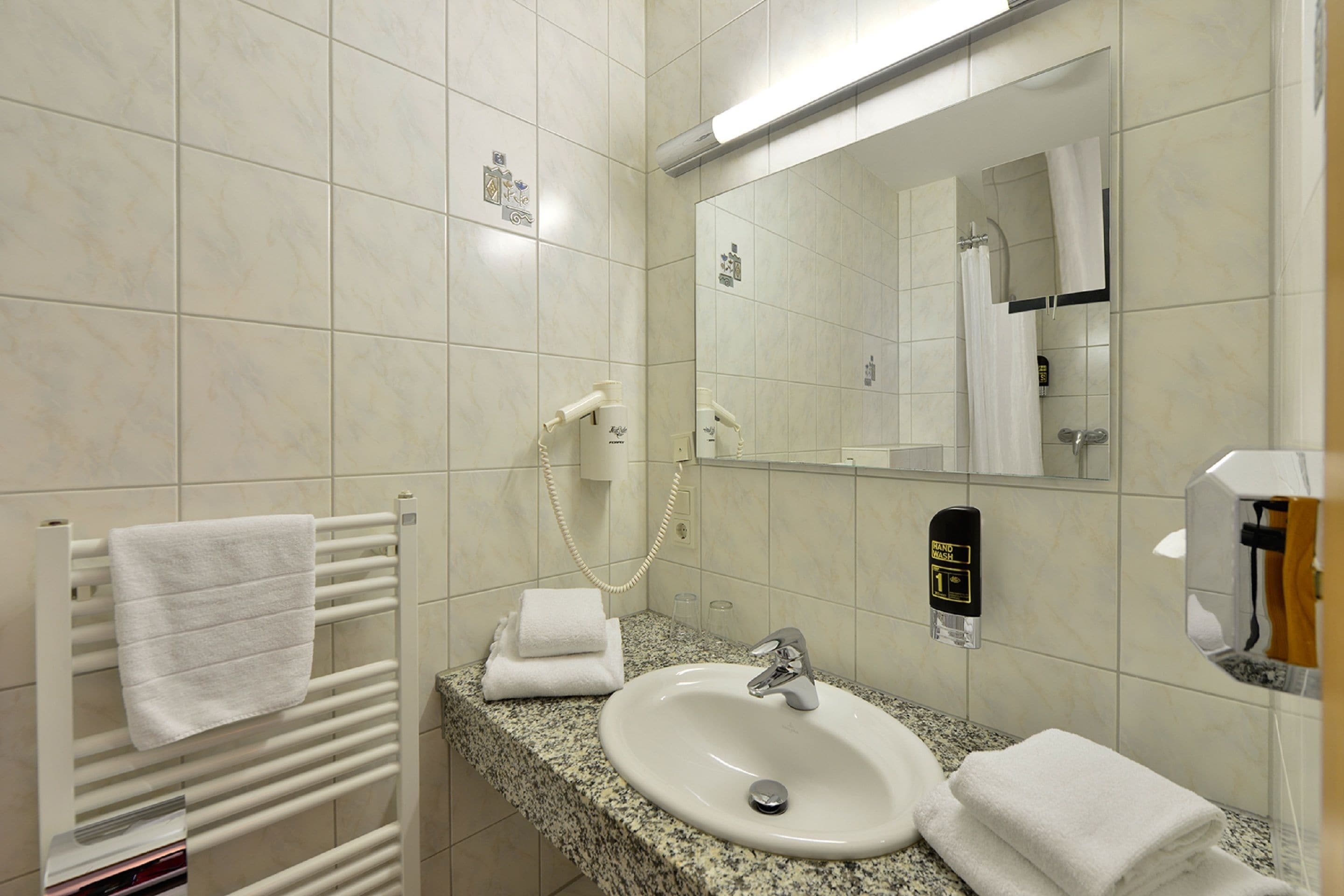 double room | bathroom | shower, free toiletries, hair dryer, towels