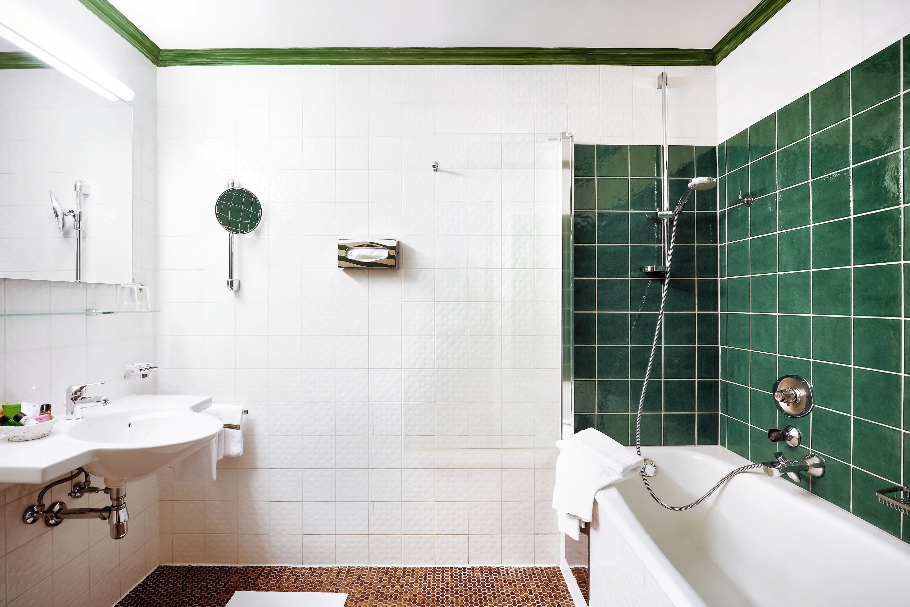 junior suite | deep-soaking bathtub