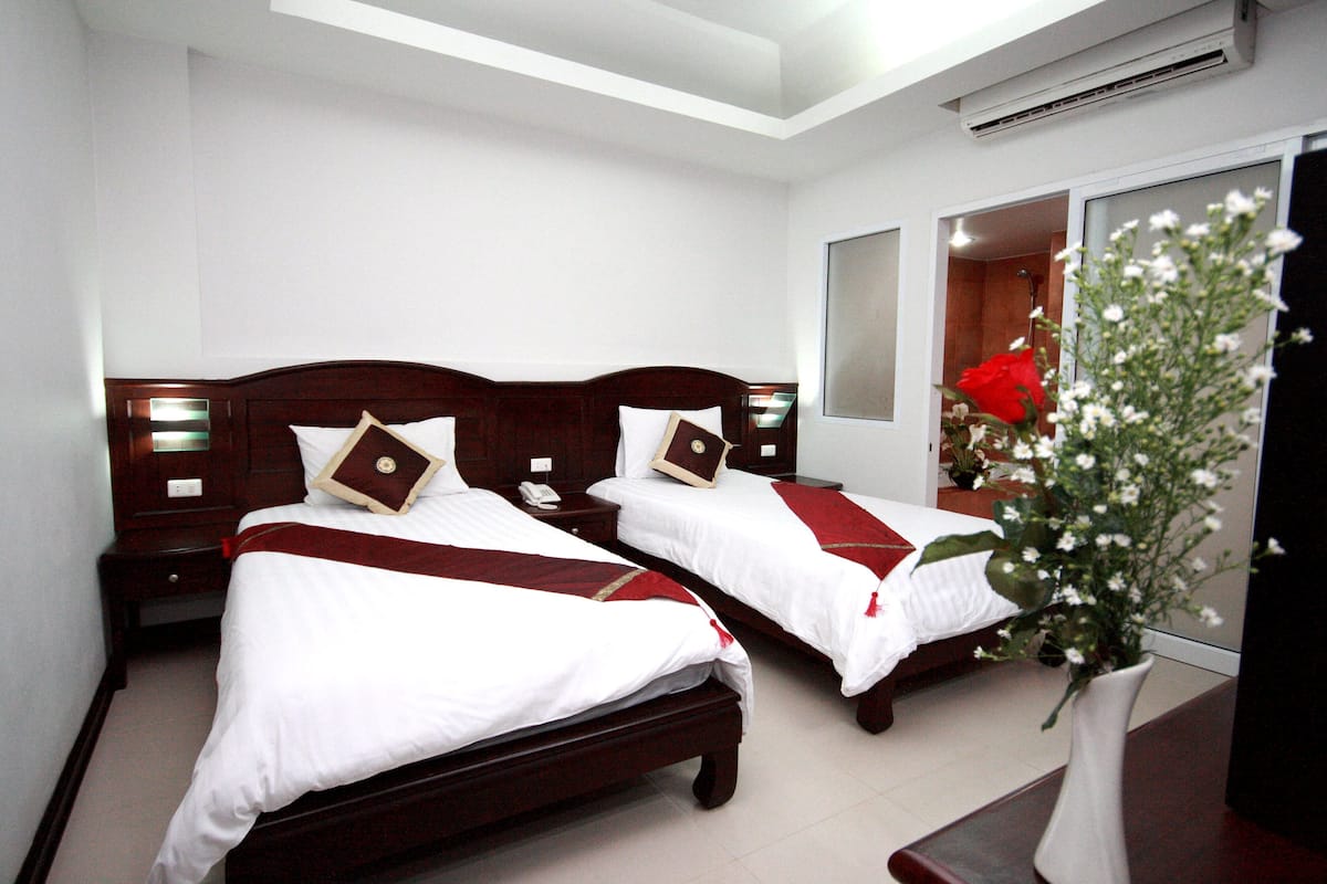 Artículos del minibar gratis, escritorio, wifi gratis y ropa de cama