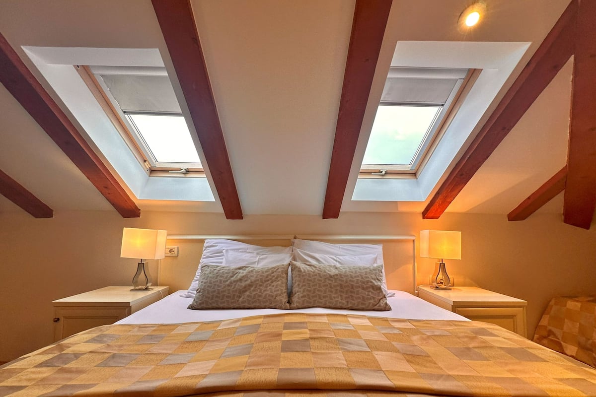 Economy-Zimmer | Hochwertige Bettwaren, Daunenbettdecken, Minibar, Zimmersafe