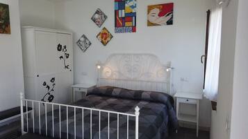 Standaard kamer, 1 tweepersoonsbed | Luxe beddengoed, een bureau, gratis wifi, beddengoed