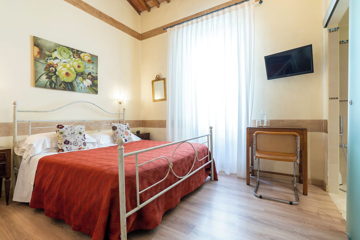 Standard Double Room | 1 bedroom, premium bedding, in-room safe, desk