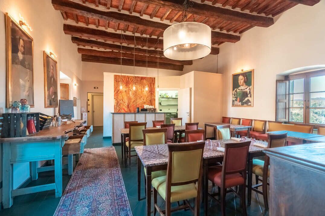 Petit déjeuner buffet (9 EUR par personne)