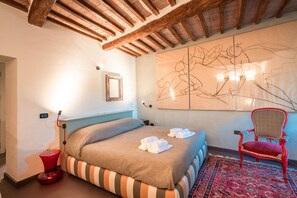 Studio Suite | Minibar, desk, free WiFi, bed sheets