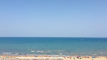 Beach nearby, beach towels