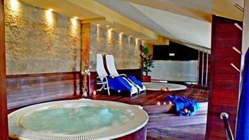 Indoor spa tub