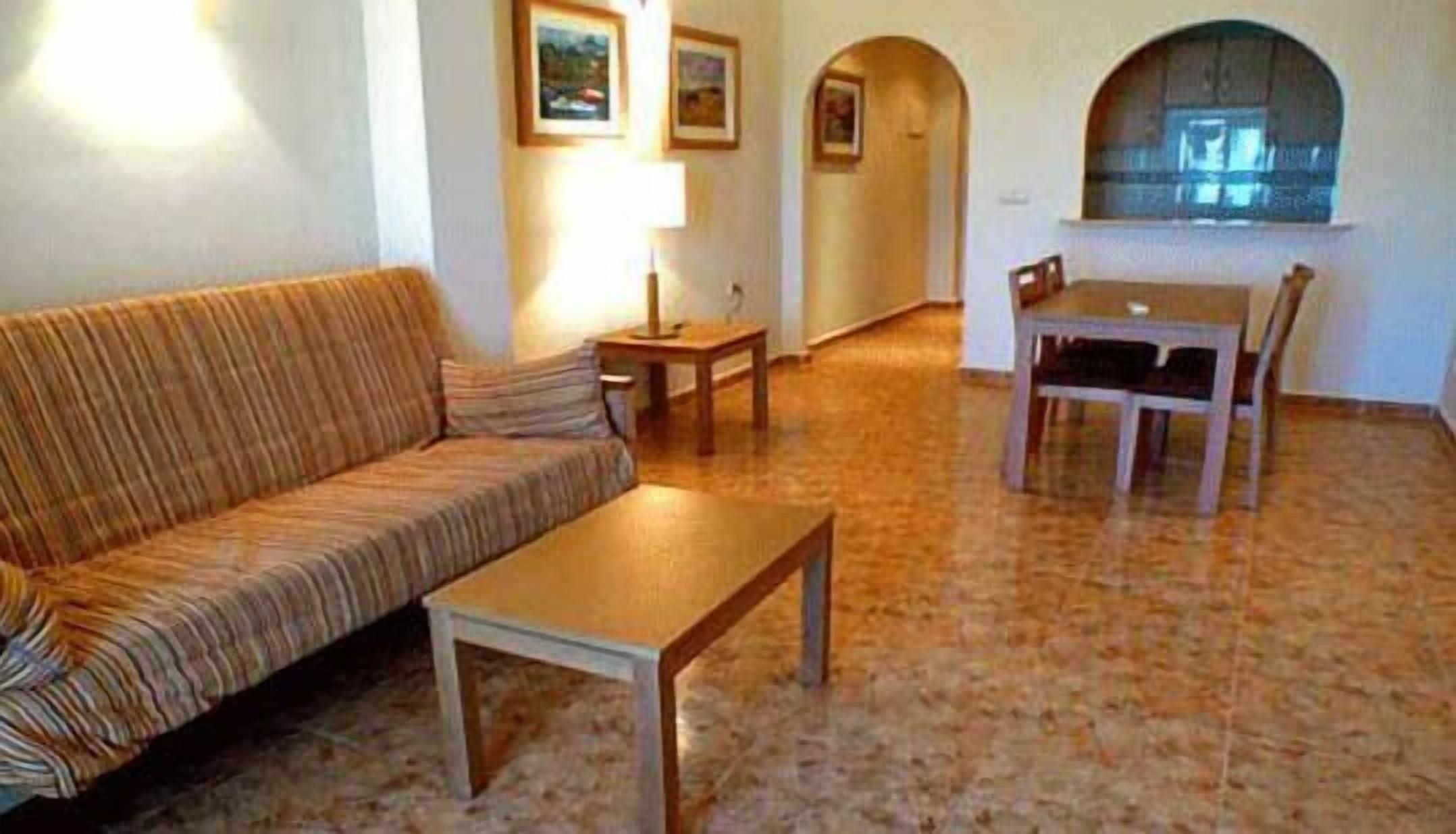 family room | living area | 27-inch flat-screen tv with satellite channels, tv