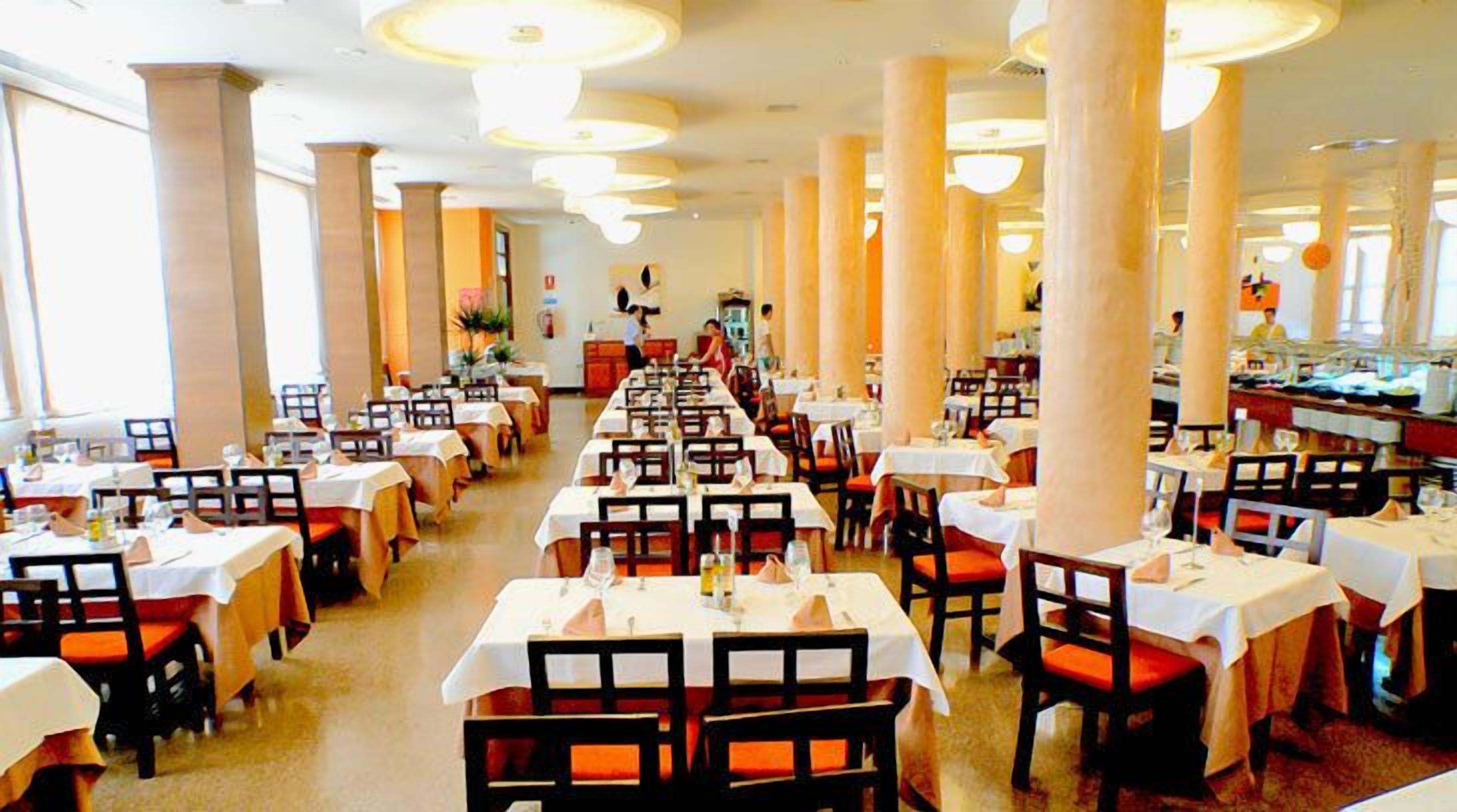 breakfast, lunch, dinner served; pool views