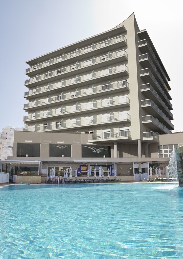 Fachada de la propiedad