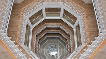 Quầy tiếp tân