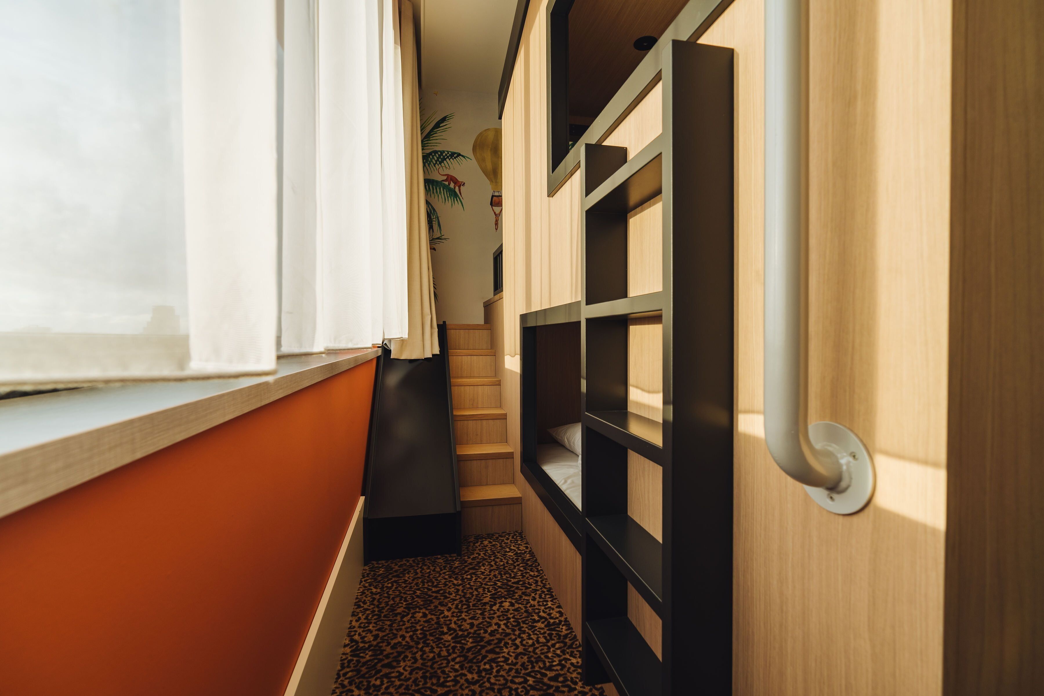 hypo-allergenic bedding, minibar, in-room safe, desk