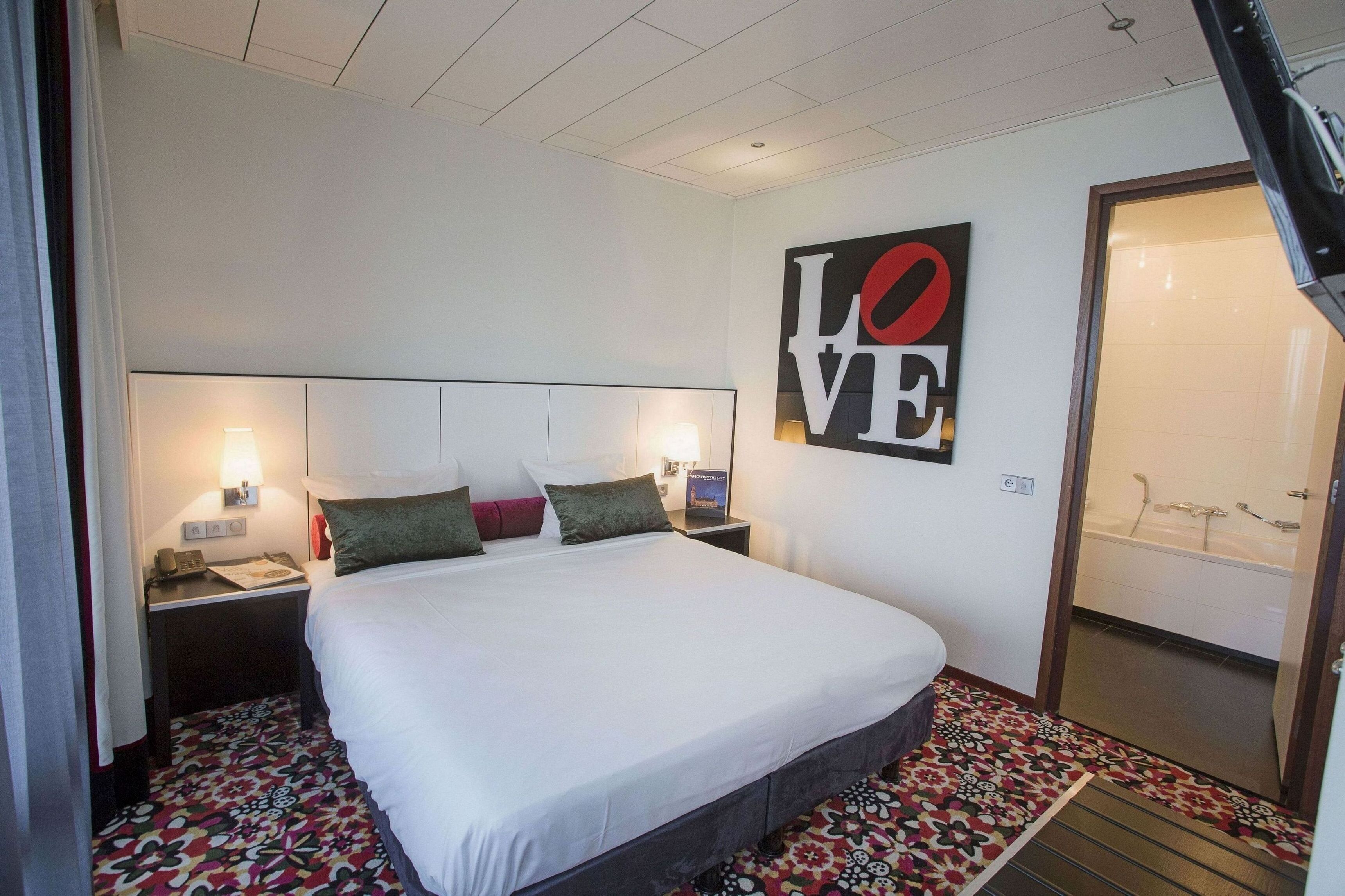 hypo-allergenic bedding, minibar, in-room safe, desk