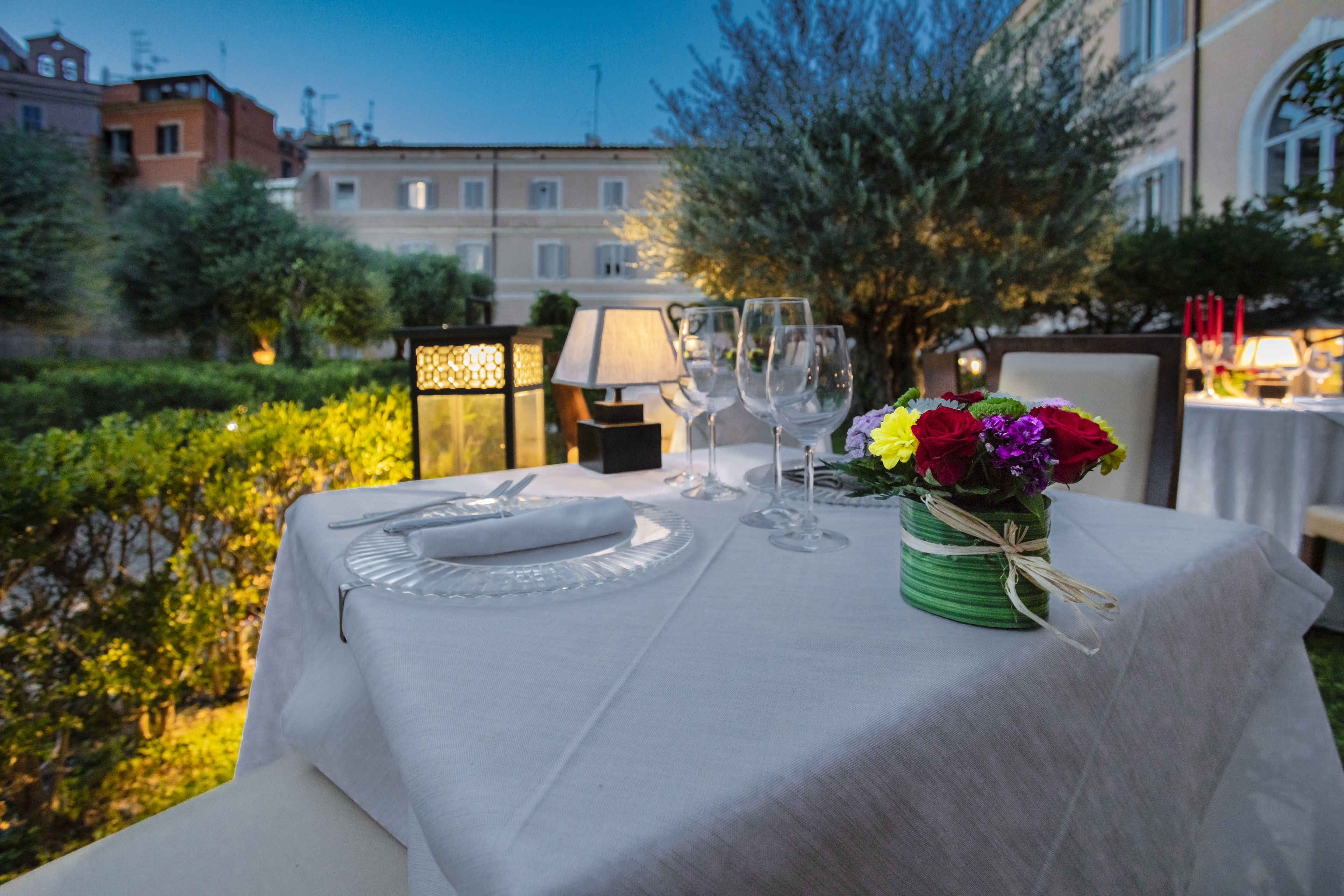 breakfast, dinner served; italian cuisine, garden views