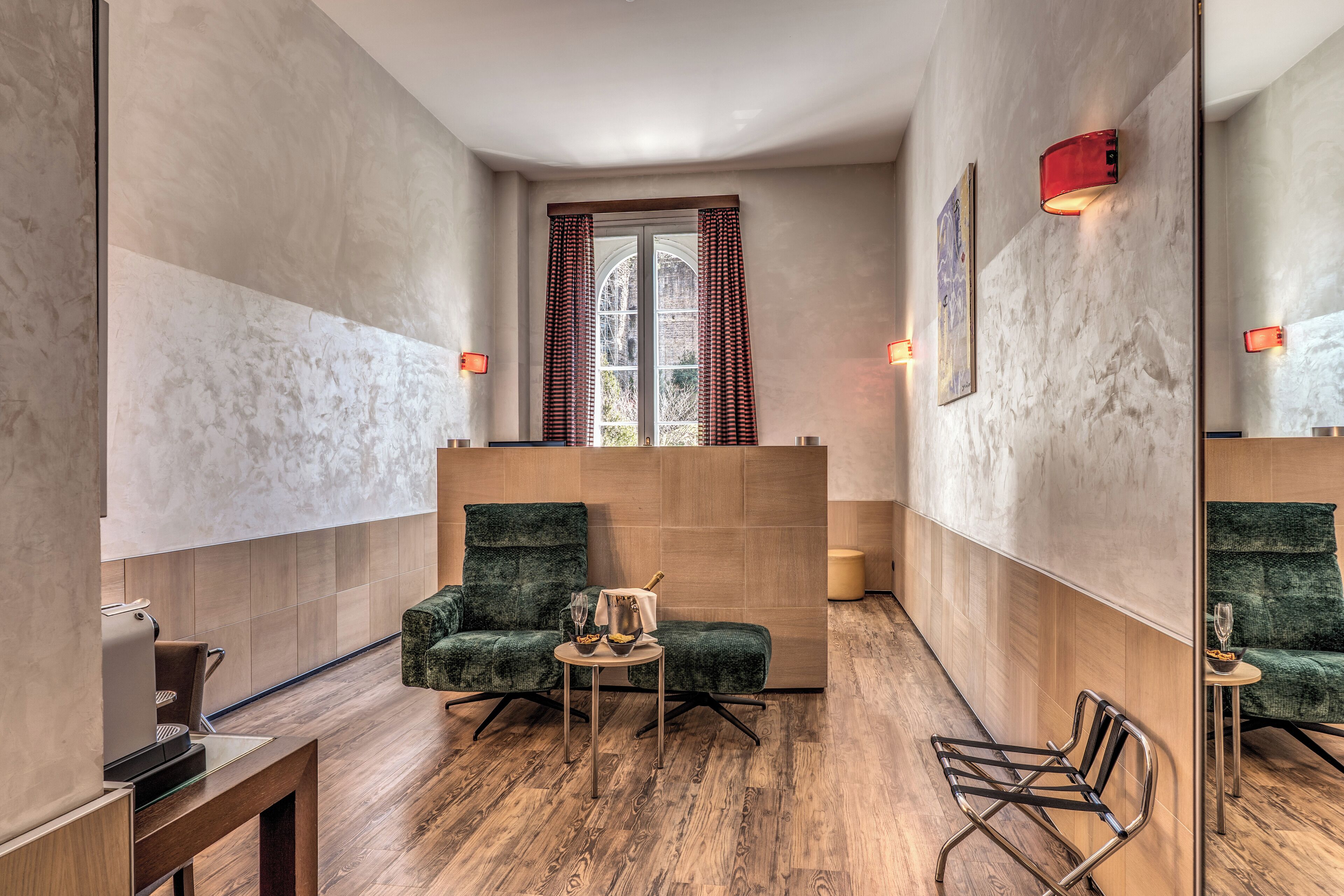 junior suite (palatine hill view) | 1 bedroom, minibar, in-room safe, desk