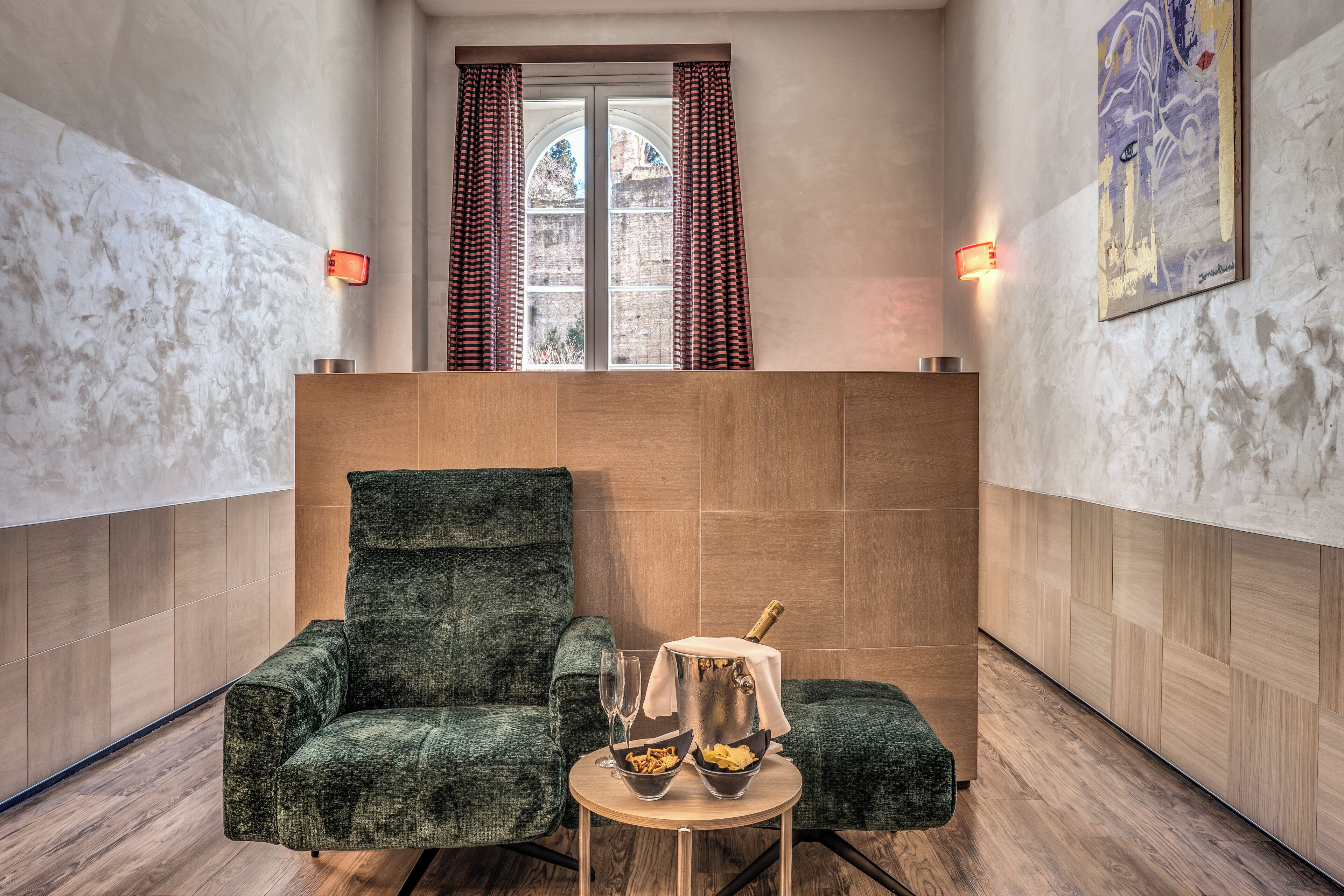 junior suite (palatine hill view) | 1 bedroom, minibar, in-room safe, desk