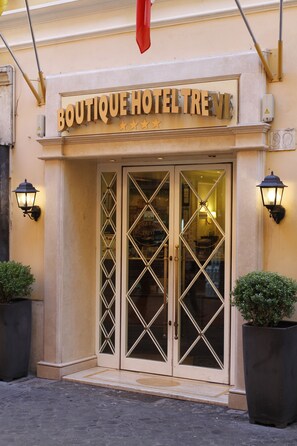 Front of property - Boutique Hotel Trevi (Rome)