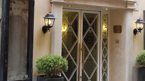 A boutique hotel entrance with a sign reading "Boutique Hotel". - Boutique Hotel Trevi (Rome)