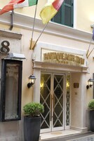 Entrada al alojamiento