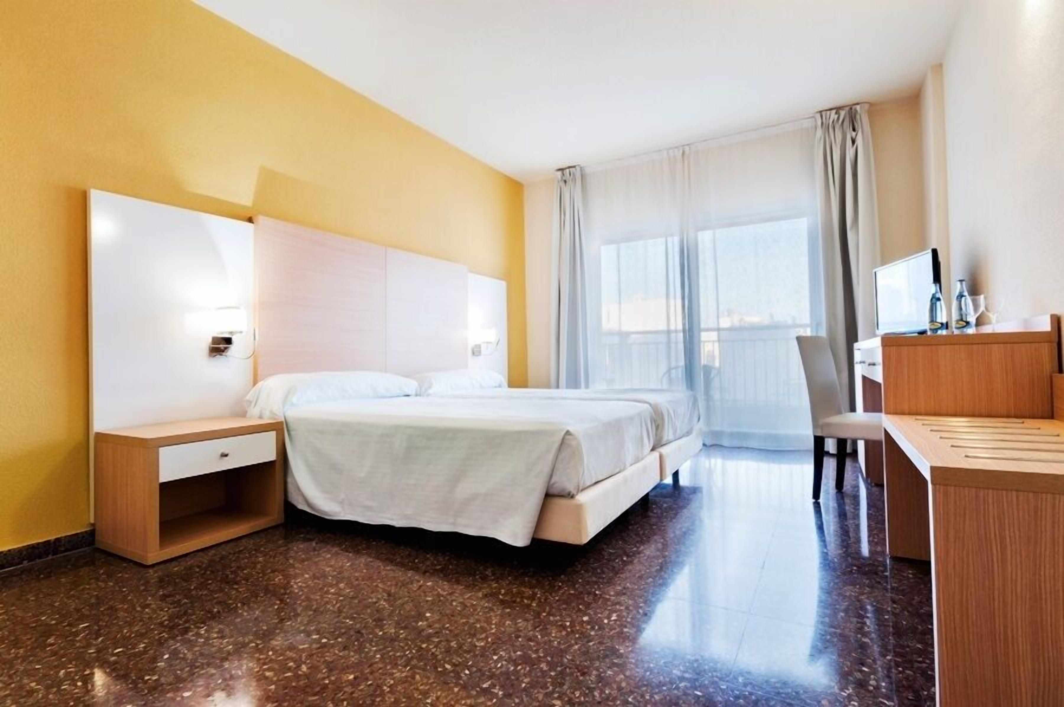 Minibar, in-room safe, rollaway beds, free WiFi