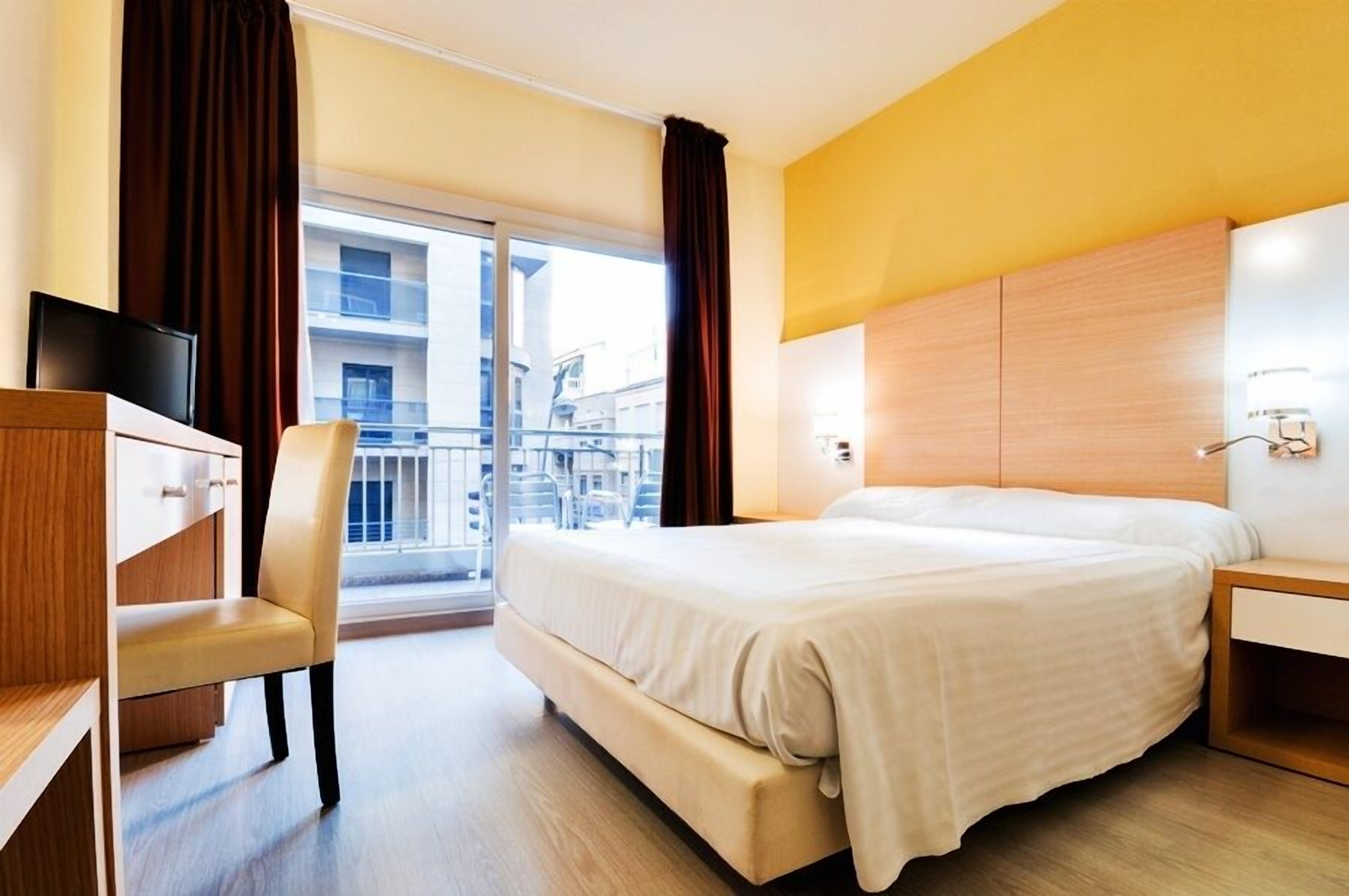 Minibar, in-room safe, rollaway beds, free WiFi