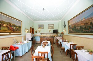 Food court