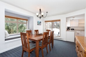 Condo, 2 Bedrooms (Unit 117) | Dining room
