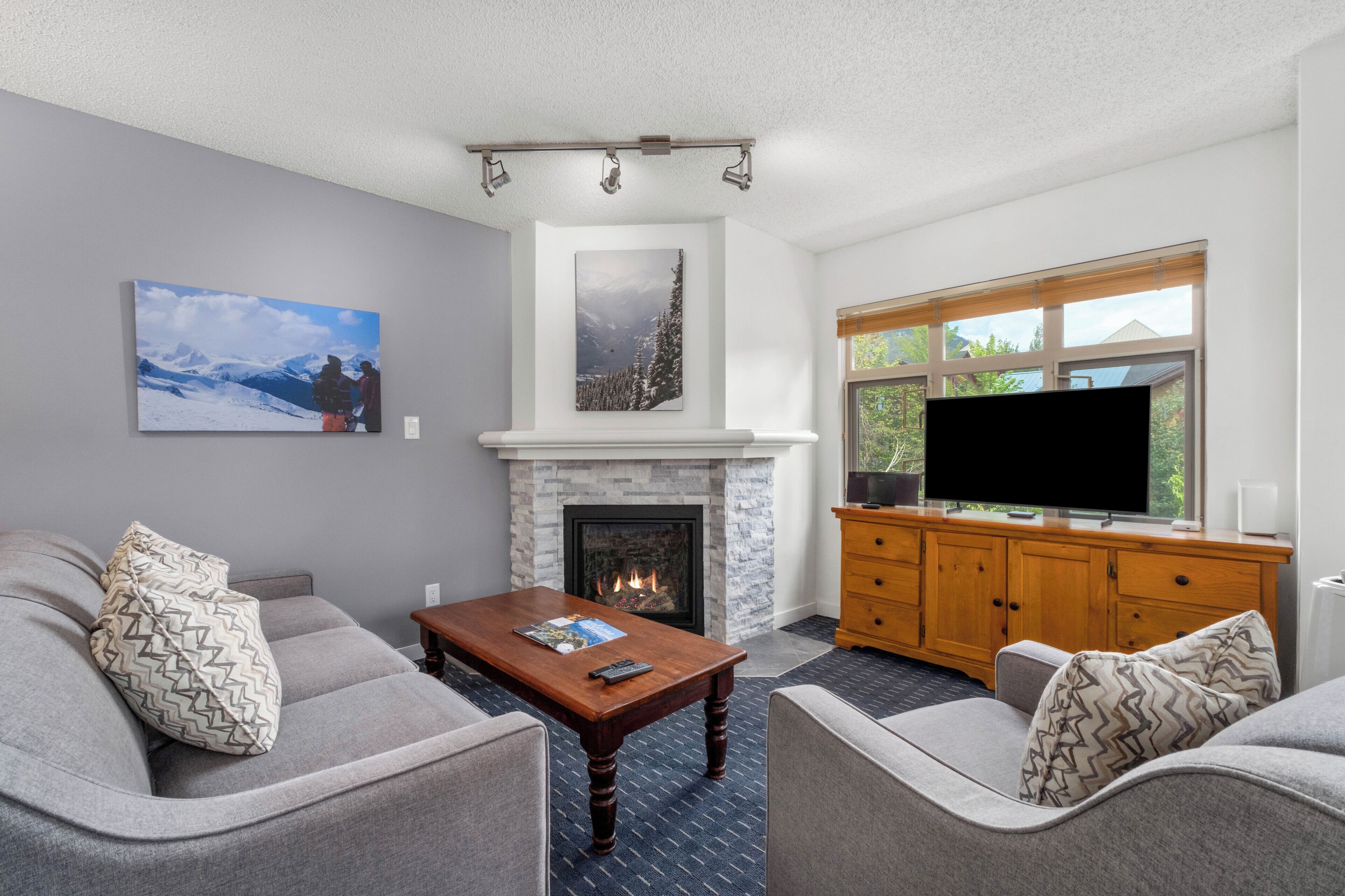 Condo, 1 Bedroom (Unit 201) | Living area