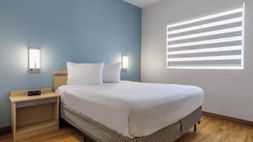 Työpöytä, silitysrauta/-lauta, ilmainen Wi-Fi, vuodevaatteet