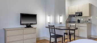 스튜디오 6 미시소거, 온타리오 - 토론토