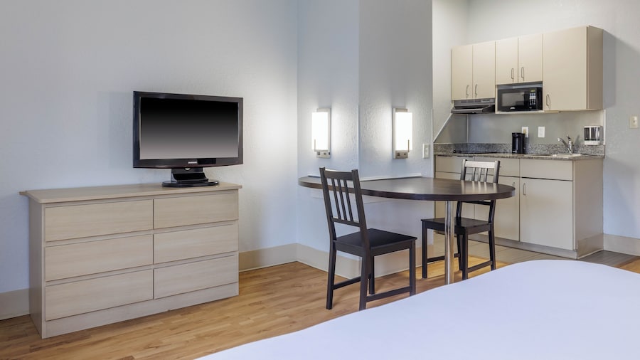 Studio 6 Mississauga, ON - Toronto