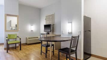 تناول الطعام داخل الغرفة