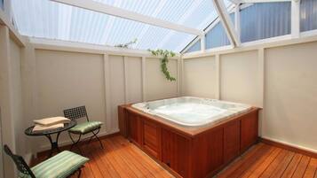 Indoor spa tub