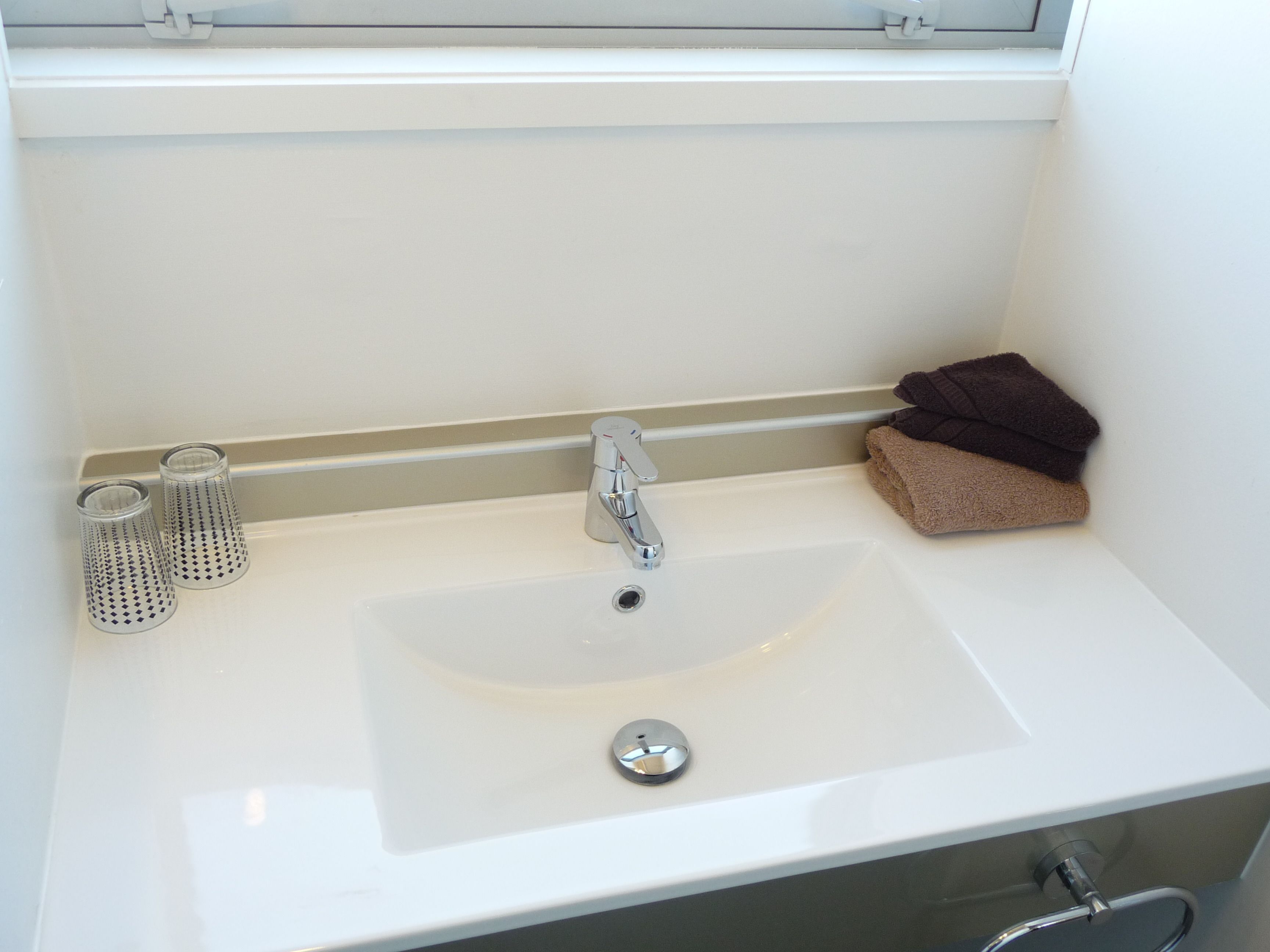Wastafel kamar mandi