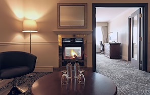 Junior Suite | Living area | Flat-screen TV