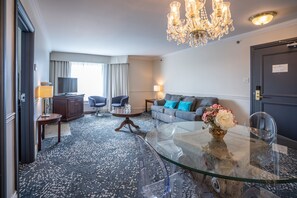 Executive-Suite | Wohnbereich | Flachbildfernseher