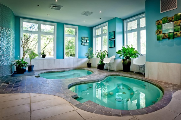 Sauna, hot tub, steam room, body treatments, aromatherapy