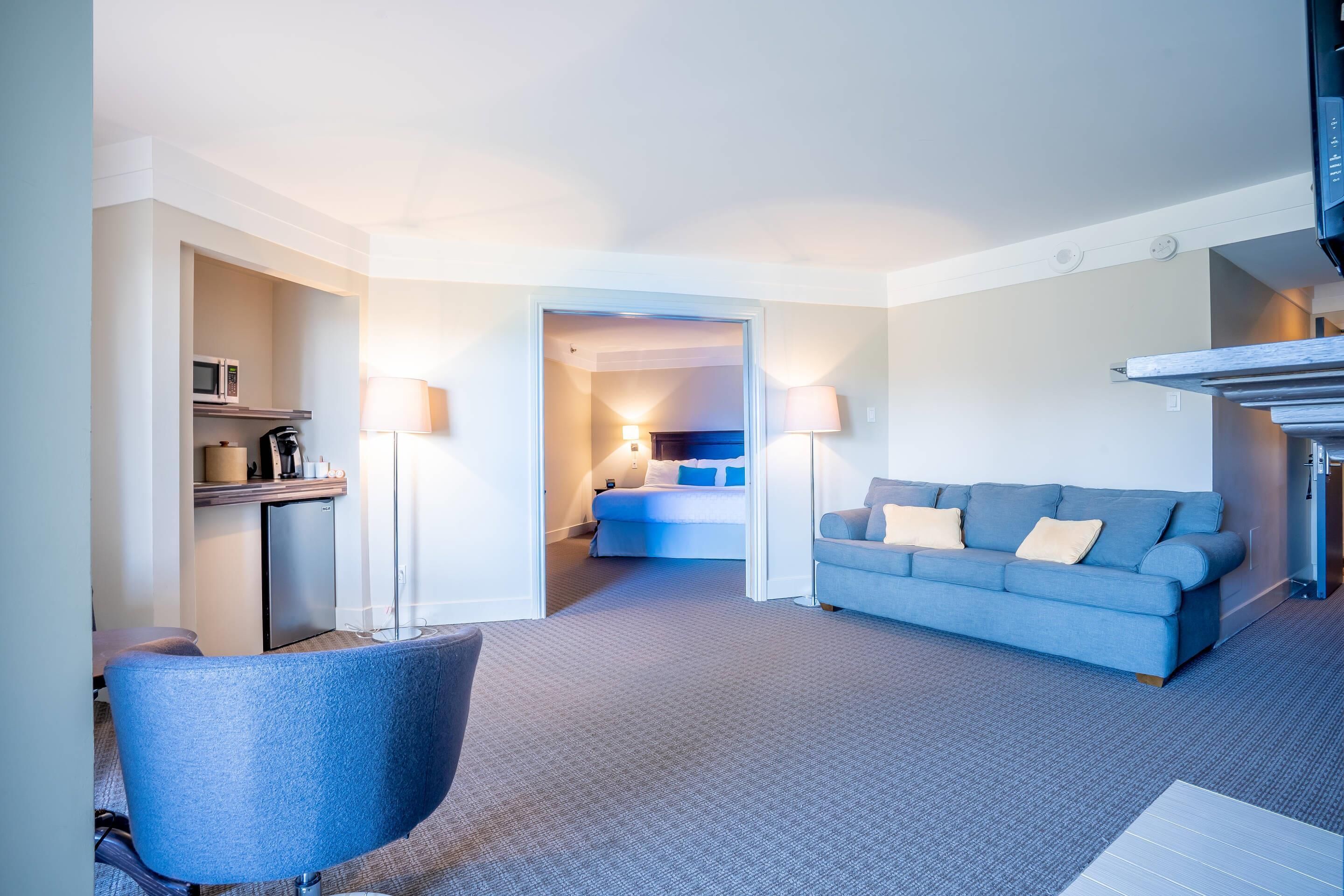 Suite, 1 letto king con divano letto, non fumatori, vista montagna | Biancheria da letto di alta qualità, una cassaforte in camera