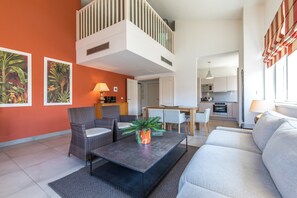 Premium Apartment, 2 Bedrooms (duplex 95m2) | Living room | 32-cm flat-screen TV with satellite channels, TV, DVD player - Cannes Croisette Prestige (Cannes)