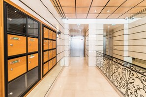 Interior entrance - Cannes Croisette Prestige (Cannes)