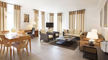 Premium Apartment, 2 Bedrooms (100m2) | Living room | 32-cm flat-screen TV with satellite channels, TV, DVD player