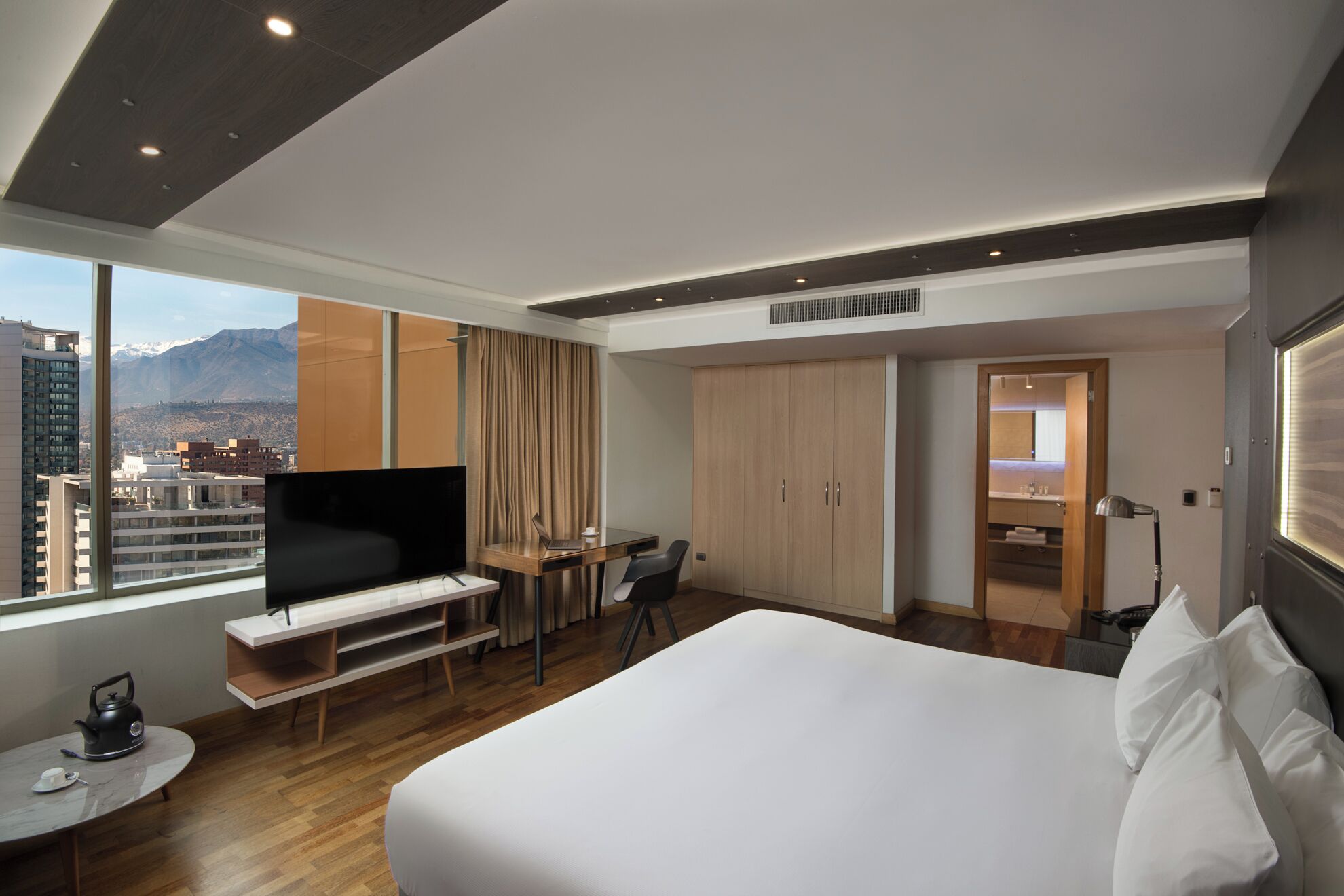 singular room  | 1 bedroom, egyptian cotton sheets, premium bedding, pillow-top beds
