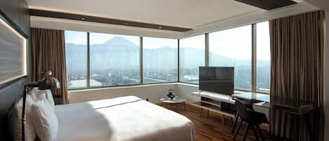 1 bedroom, Egyptian cotton sheets, premium bedding, pillow-top beds