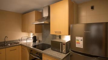 Coffee/tea maker, electric kettle