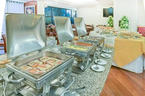 Breakfast buffet - Hotel Dan Inn Campinas Cambui By Nacional Inn (Campinas)