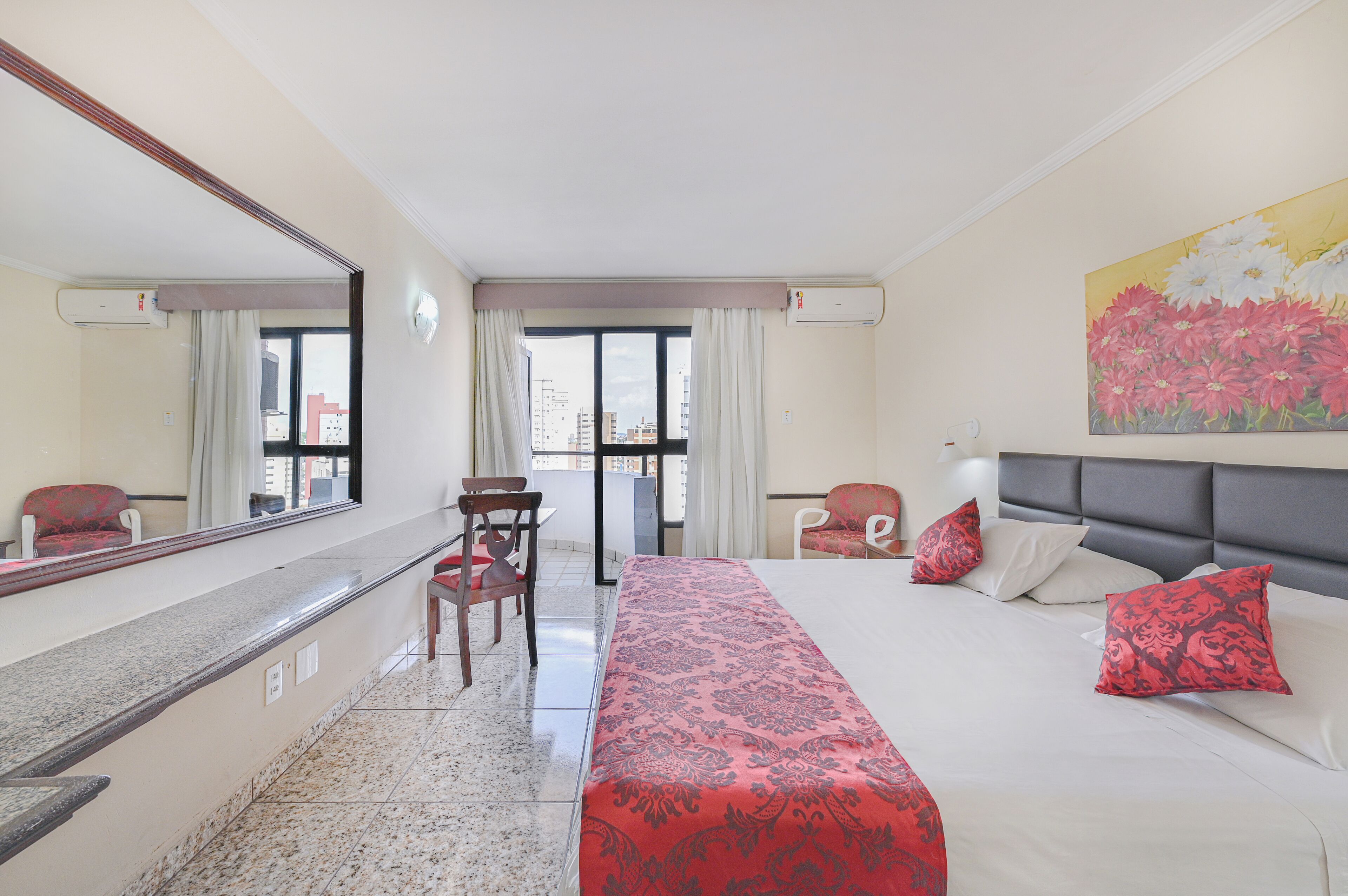 standard double room | 10 bedrooms, minibar, desk, soundproofing